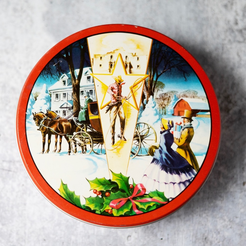 DeLuxe Collin Street Bakery Corsicana Texas fruitcake Christmas tin empty